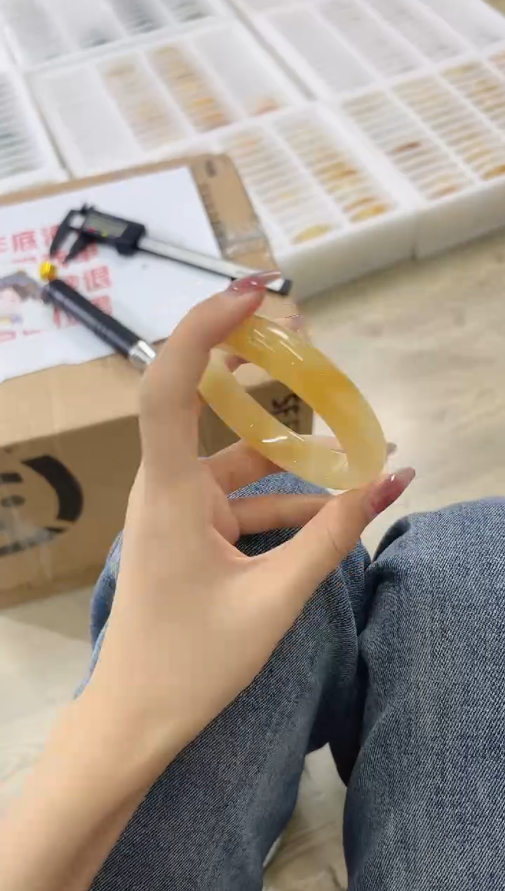 未镶嵌手镯石英质玉105-62HU