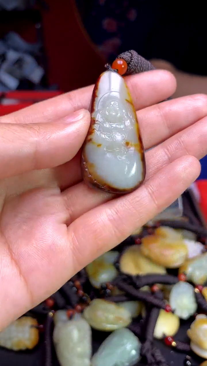 和田玉未镶嵌颈饰1