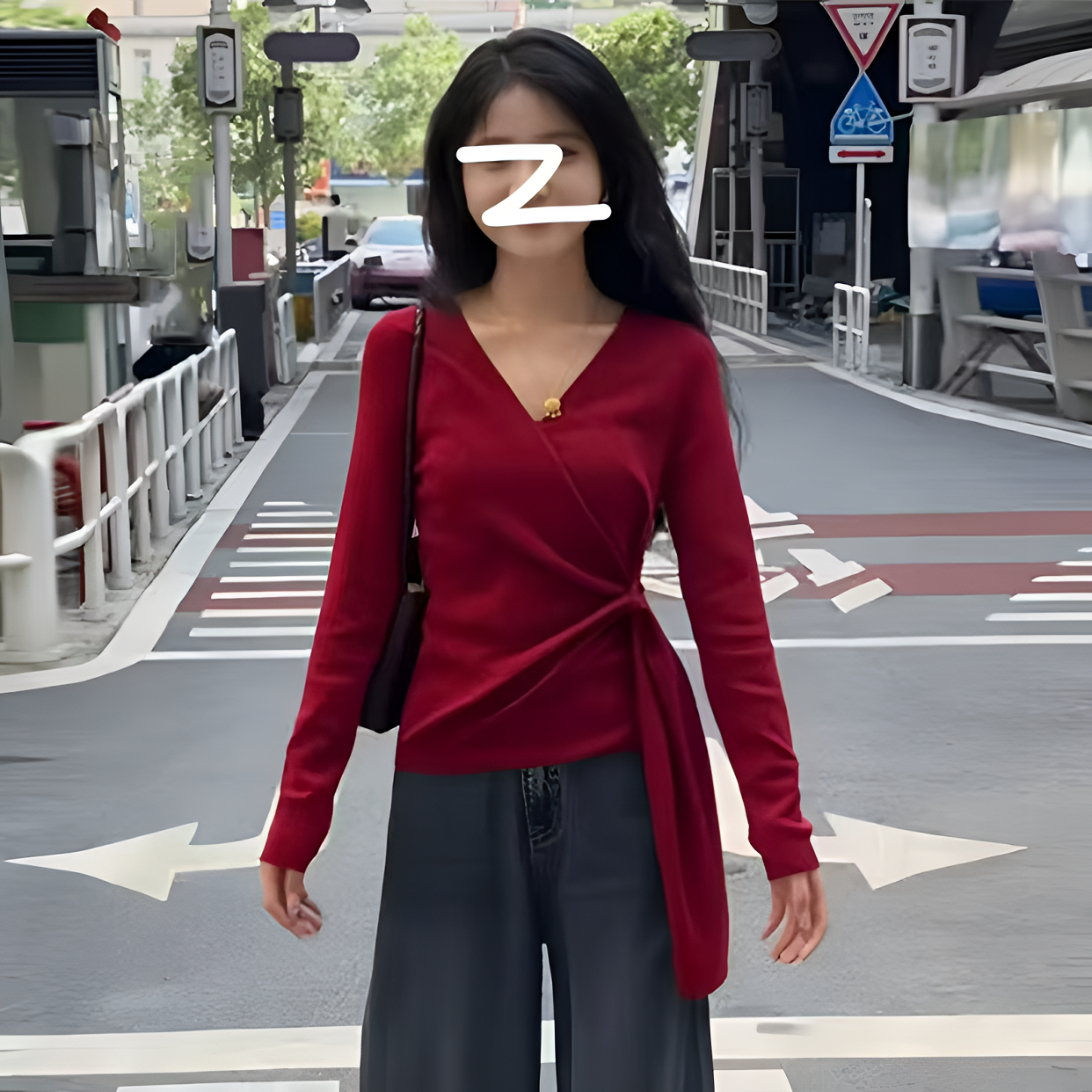2025秋季新款纯欲小众板带收腰显瘦V领长袖T桖女时尚气质百搭上衣