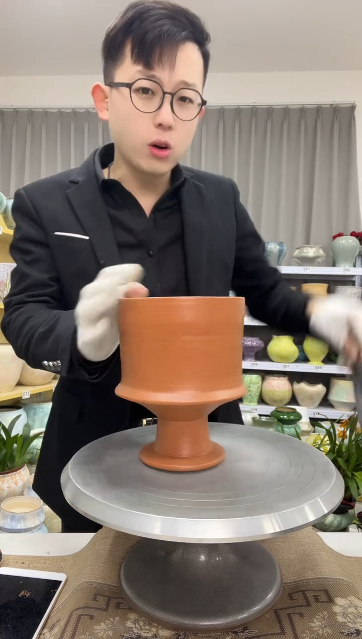 【1.3】花盆链接 高：  18口：13.5