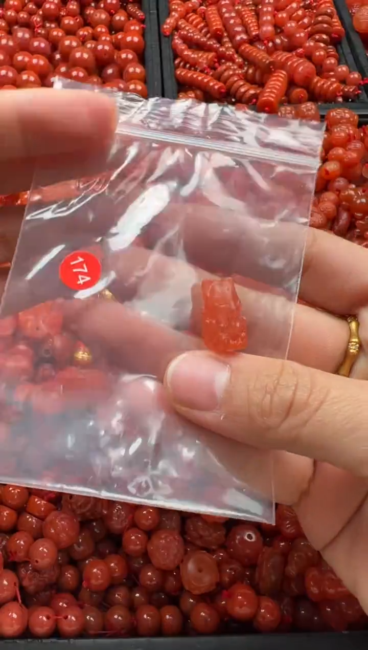 【闪购商品】南红玛瑙颈饰未镶嵌1