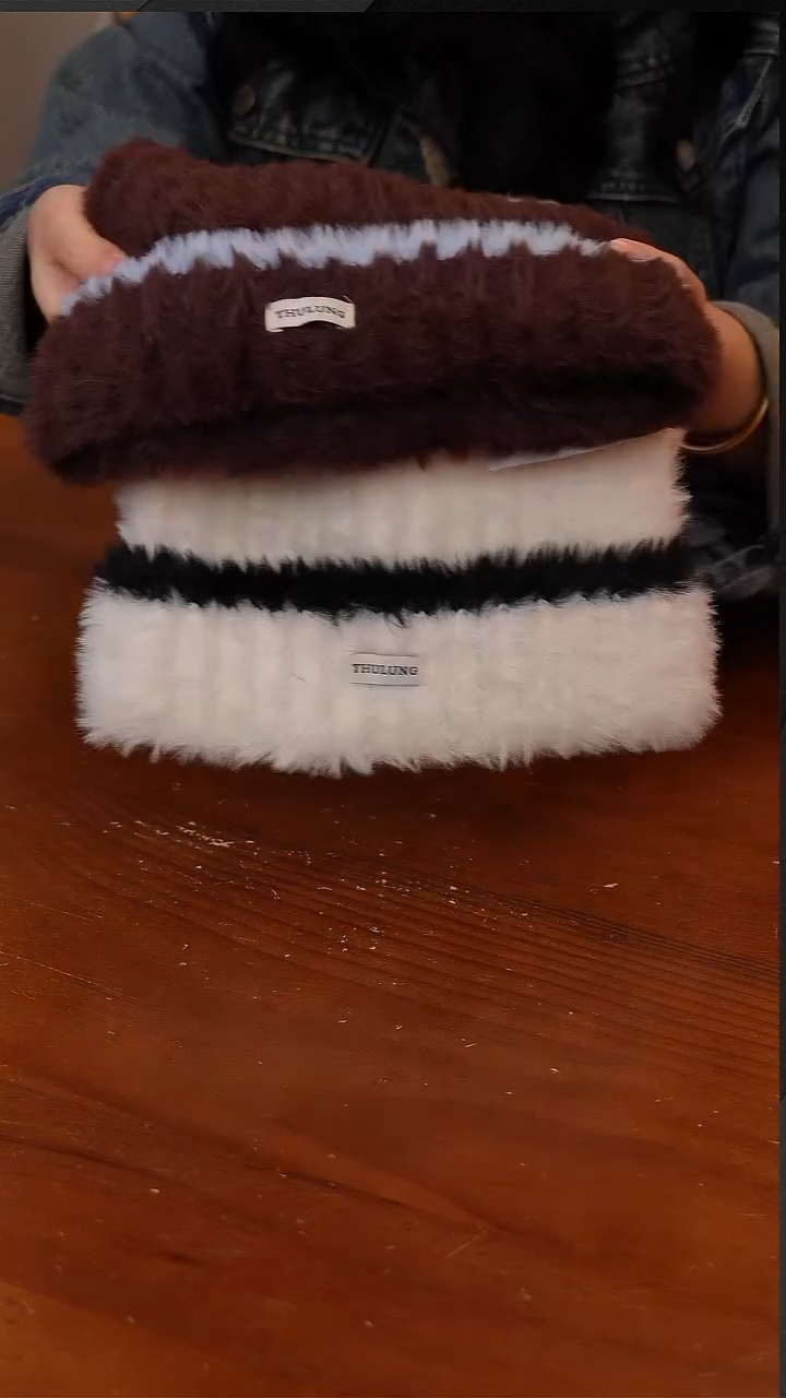 陶141-撞色狐狸帽-咖色+白色-CF6077