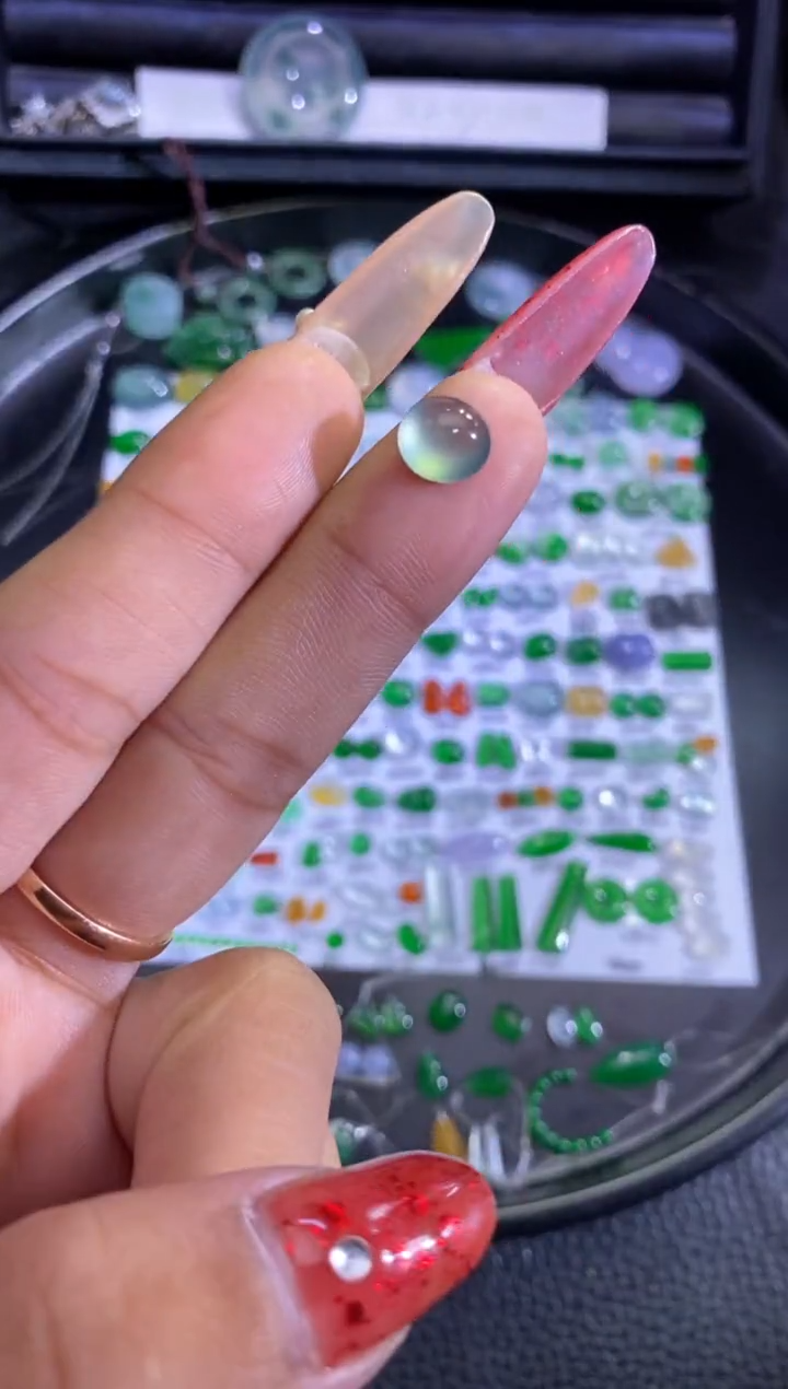 未镶嵌挂件翡翠蛋