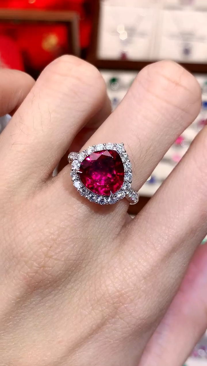 【闪购商品】碧玺戒指18K金镶嵌3.94ct/天然宝石/七天无理由