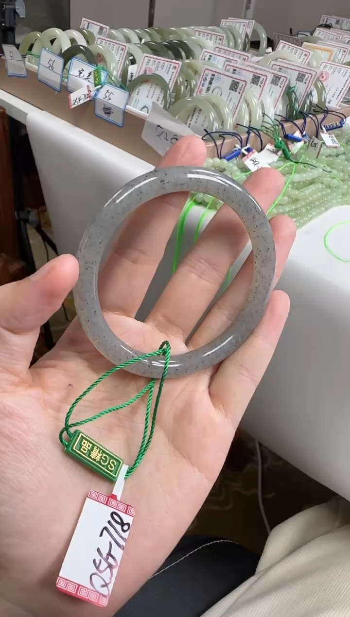 未镶嵌手镯和田玉56