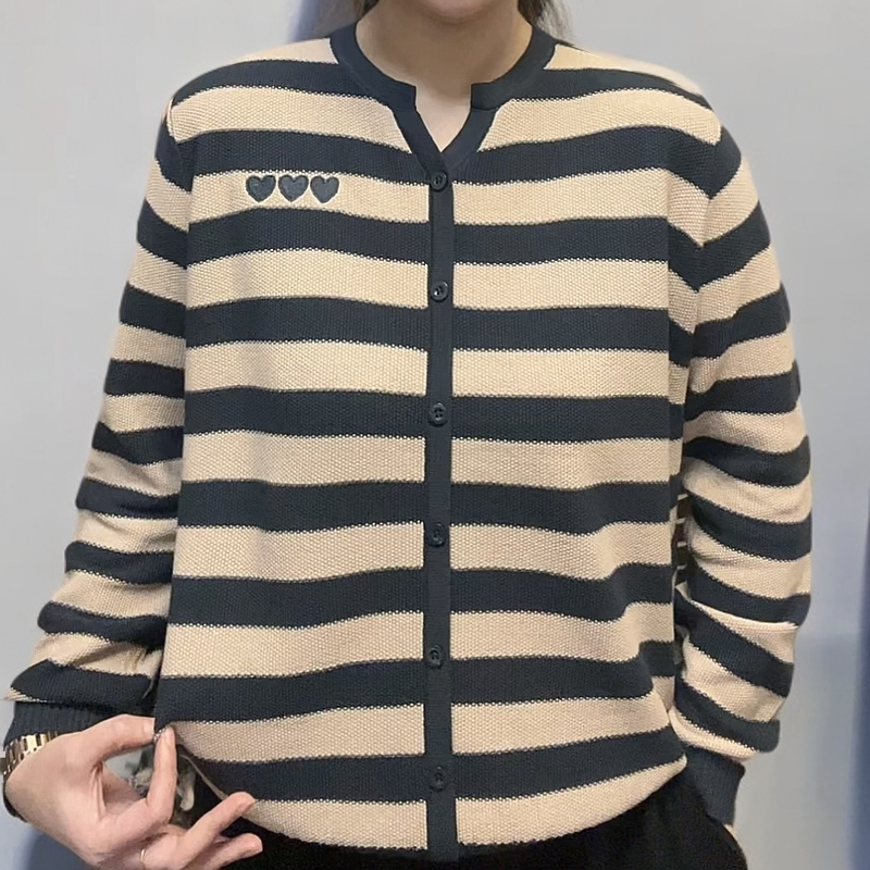 （套头 爱心条纹）女款宽松针织衫