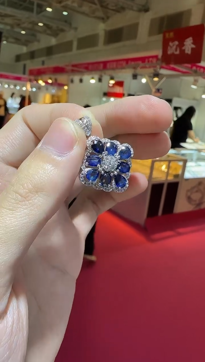 颈饰蓝宝石银S925镶嵌吊坠