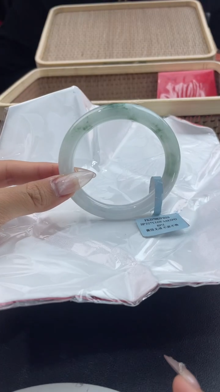 【闪购商品】翡翠手镯未镶嵌20翡翠手镯