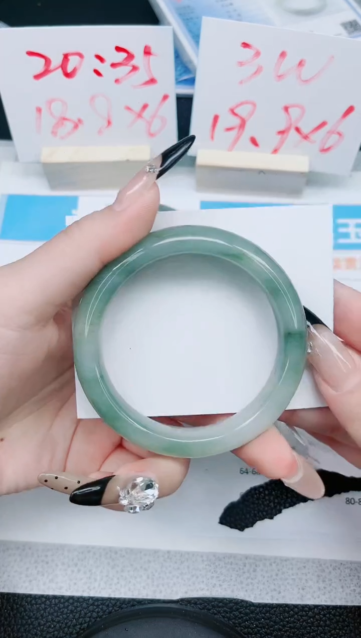 【闪购商品】石英质玉手镯未镶嵌271-58