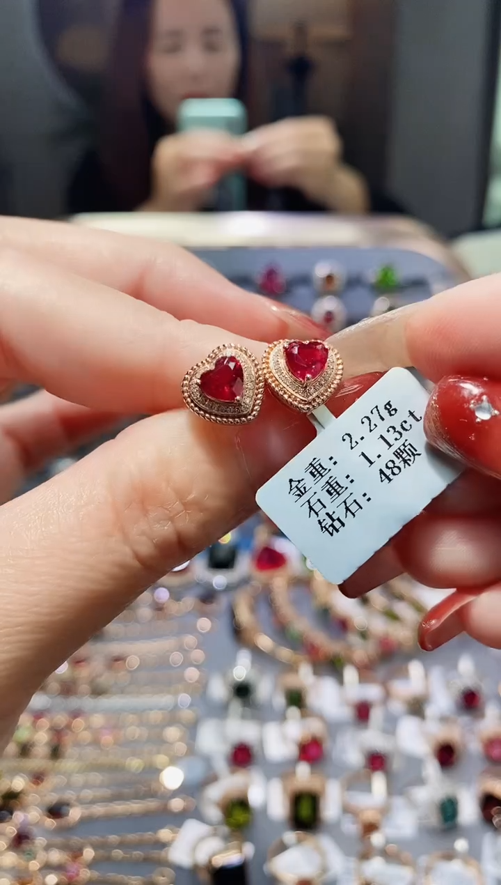 【闪购商品】碧玺耳饰18K金镶嵌1.13配钻