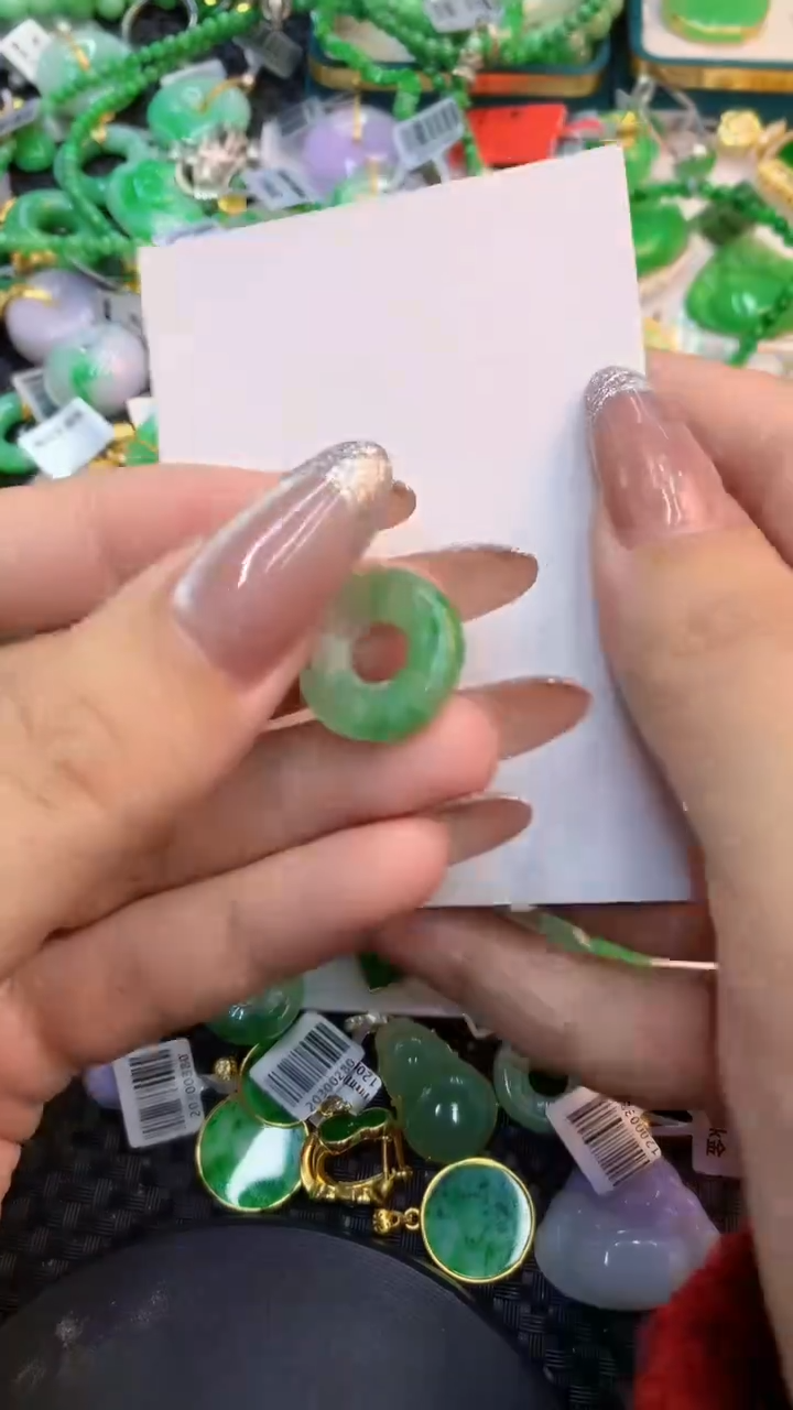 颈饰未镶嵌翡翠1