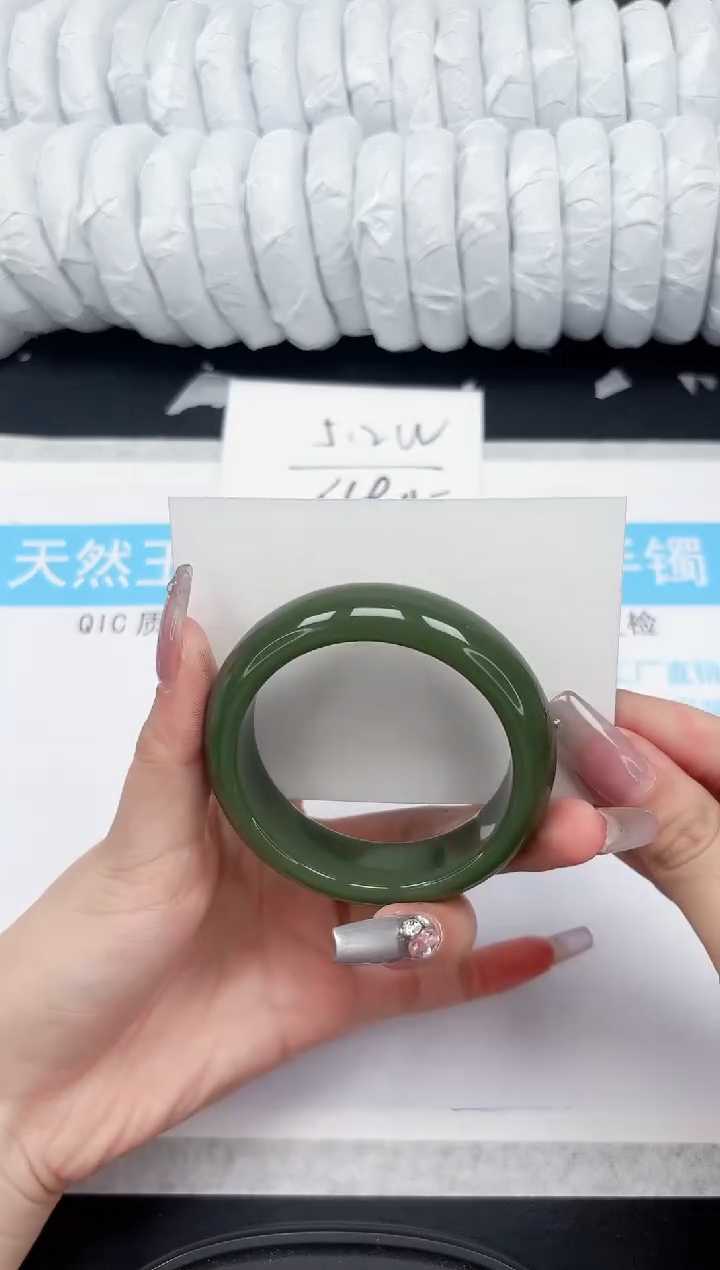 【闪购商品】石英质玉手镯未镶嵌690-53