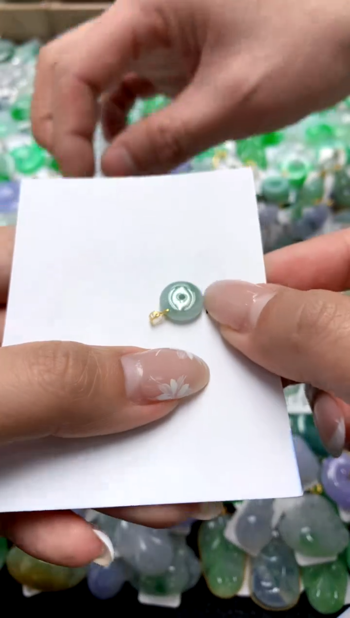 【闪购商品】翡翠颈饰18K金镶嵌1111111111111111