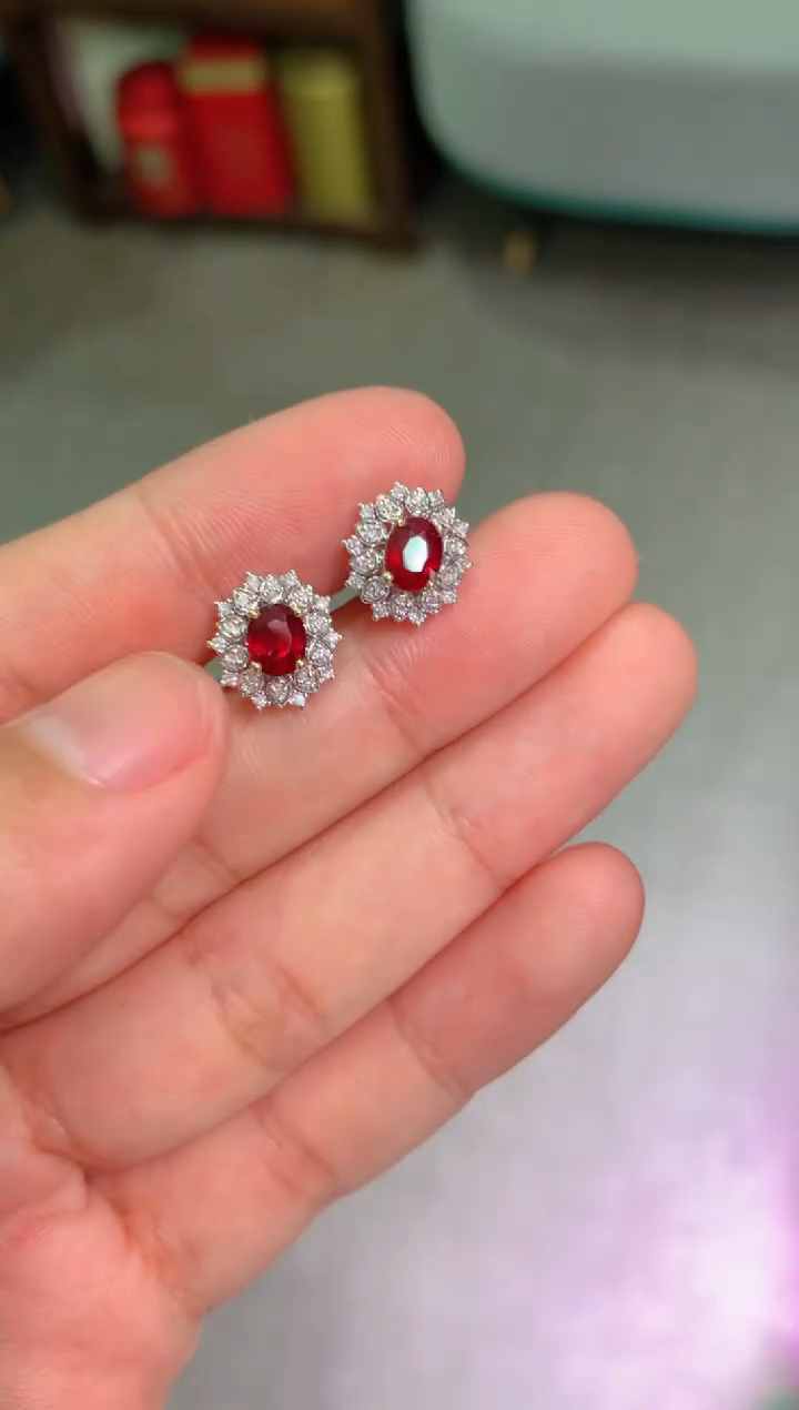 【闪购商品】红宝石耳钉18K金镶嵌1.25CT