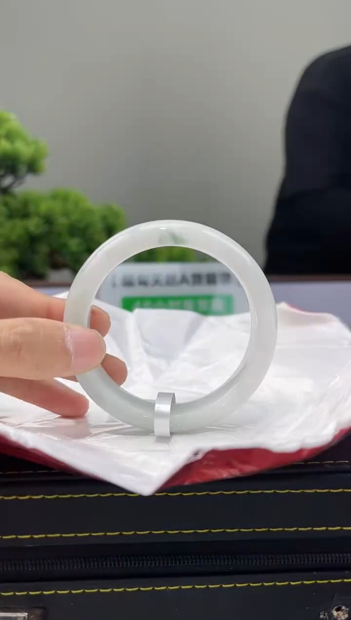 【闪购商品】翡翠手镯未镶嵌手镯20