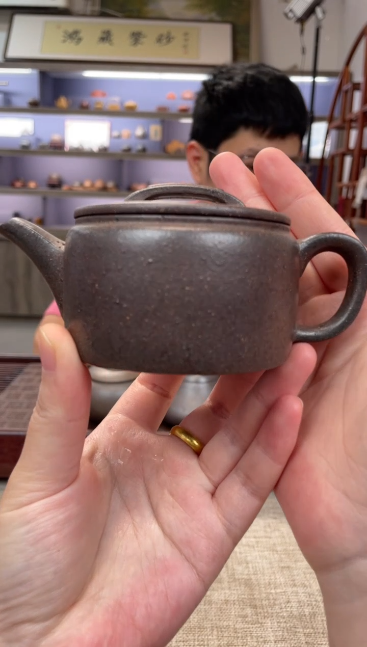 茶壶紫砂岩中泥 折嘴汉瓦
