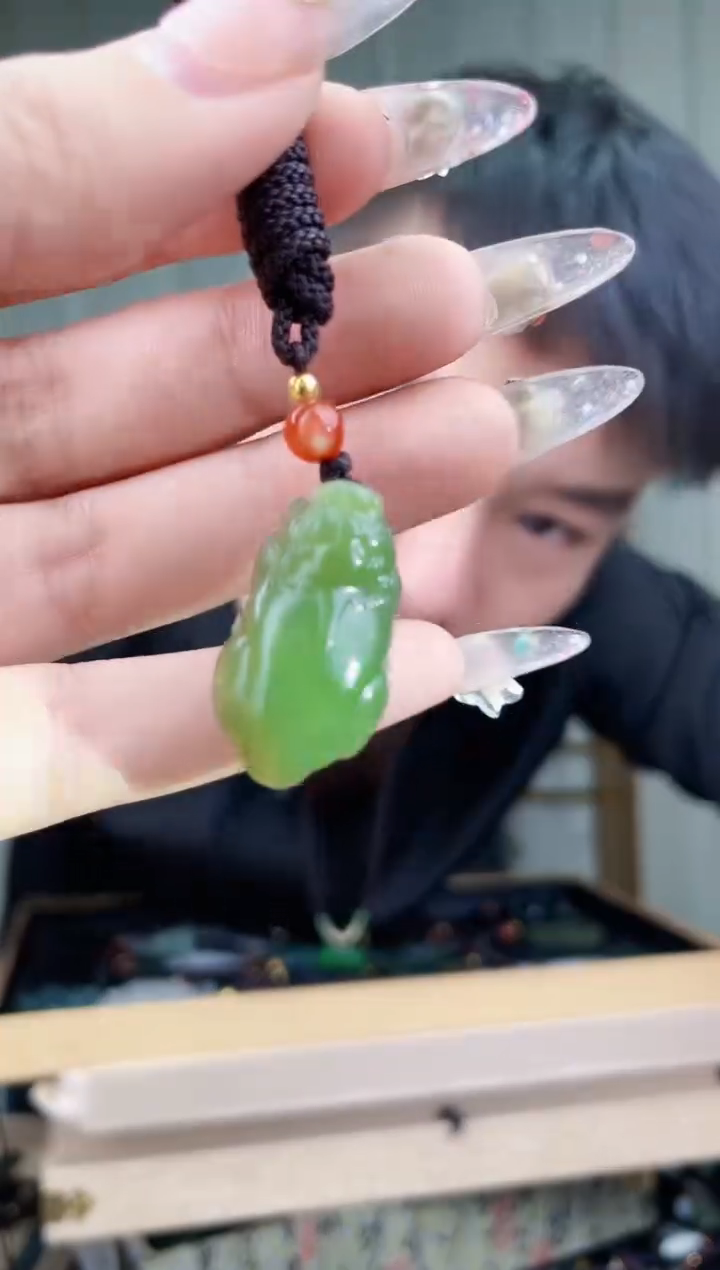 【闪购商品】和田玉挂件未镶嵌拍一发一，多样性发货！