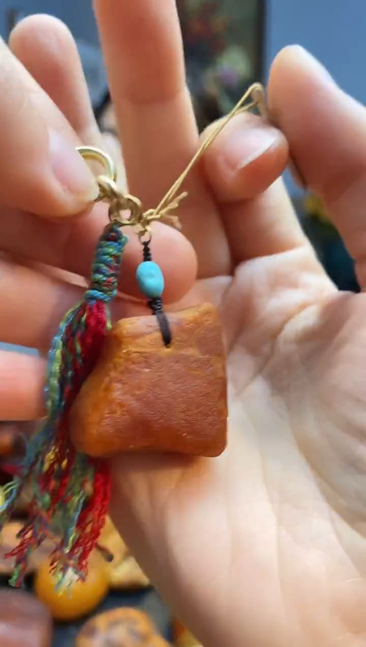 琥珀颈饰未镶嵌挂件