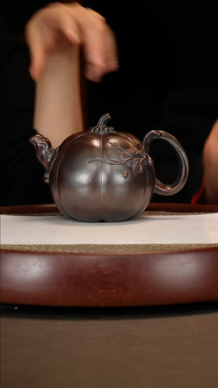 【闪购商品】紫砂茶壶龙山古乌泥筋纹南瓜400c