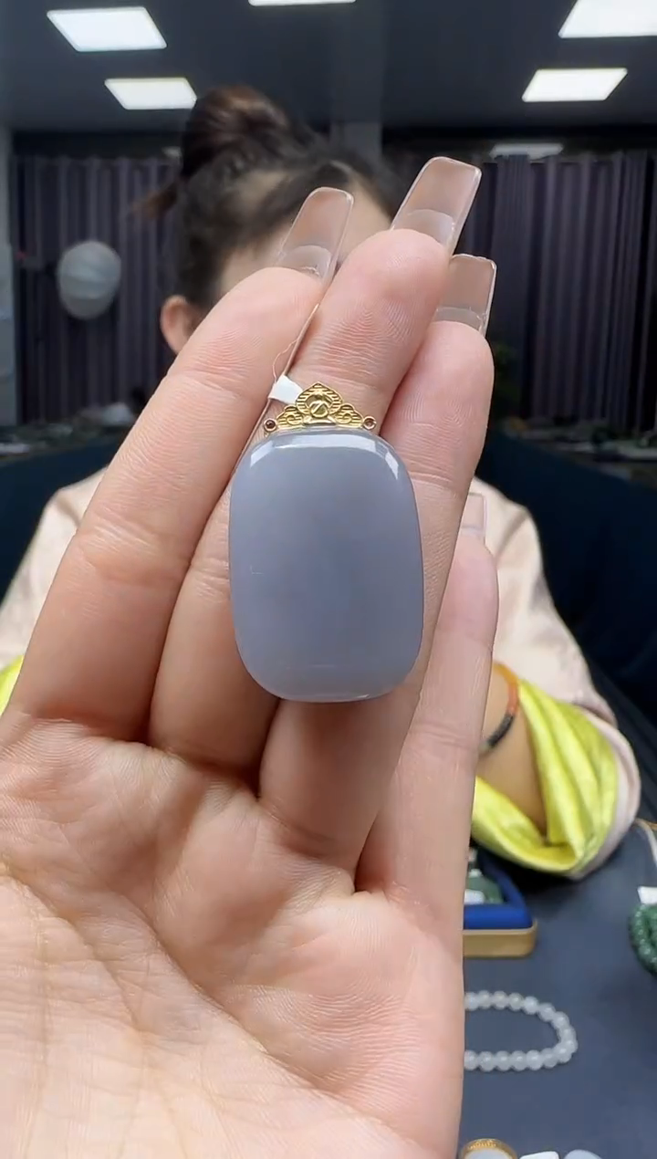 【闪购商品】和田玉挂件18K金镶嵌1