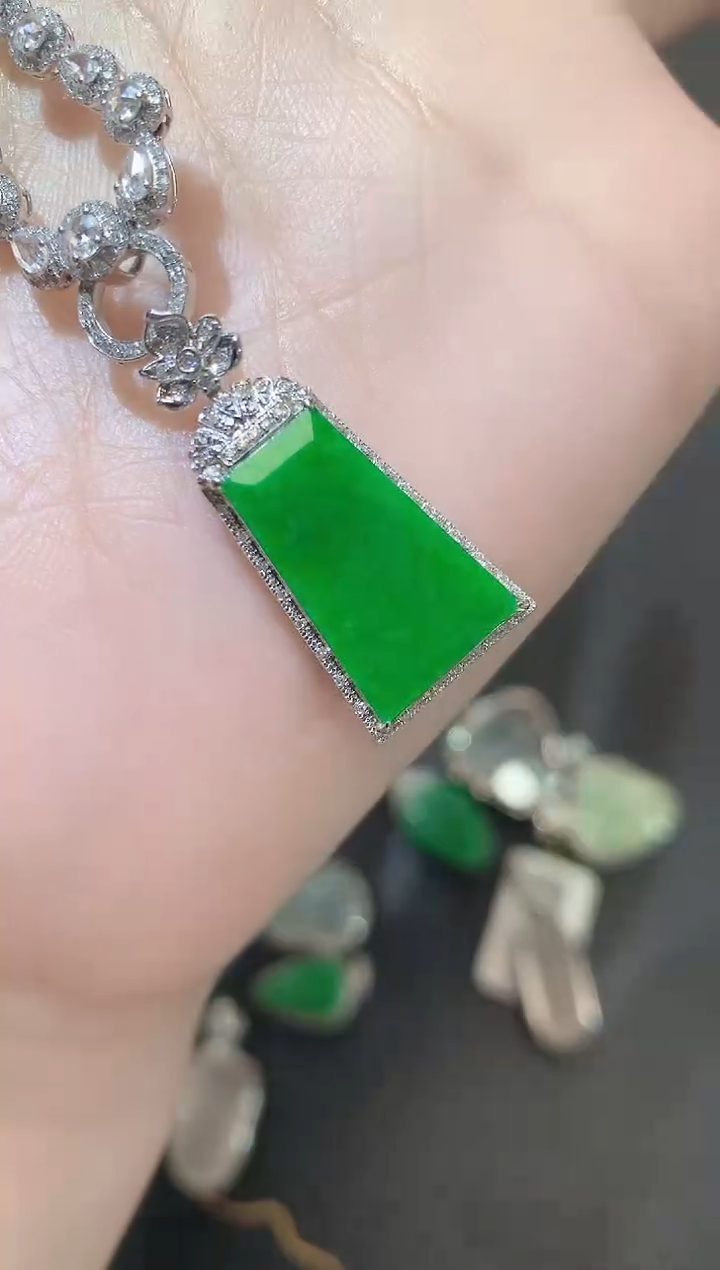 翡翠18K金镶嵌吊坠(不含链)A20 多样性发一件