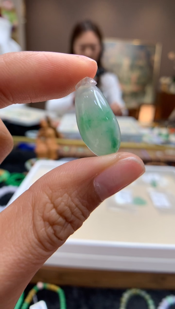 【闪购商品】翡翠颈饰未镶嵌福瓜
