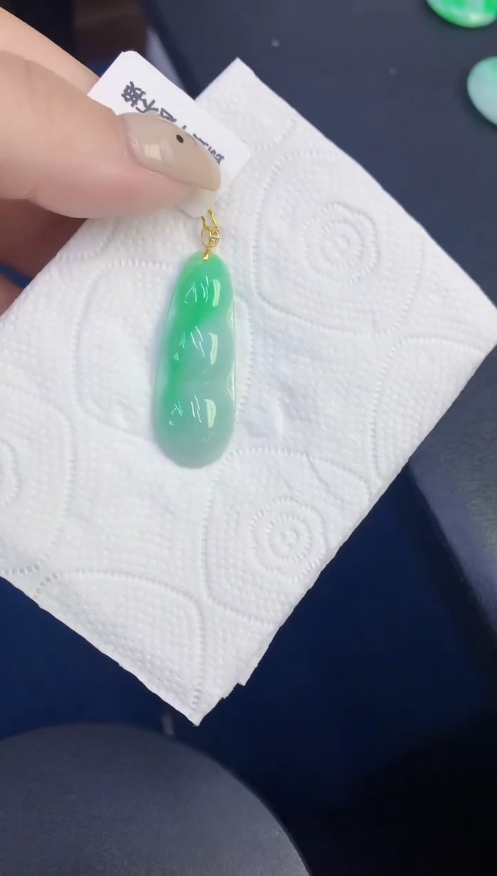 颈饰18K金镶嵌翡翠缅甸天然翡翠A货