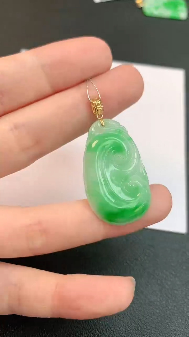 翡翠18K金镶嵌颈饰赠礼盒证书 敏