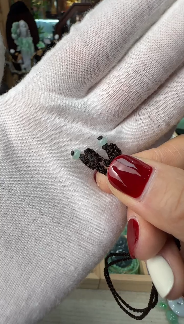 颈饰未镶嵌翡翠手串