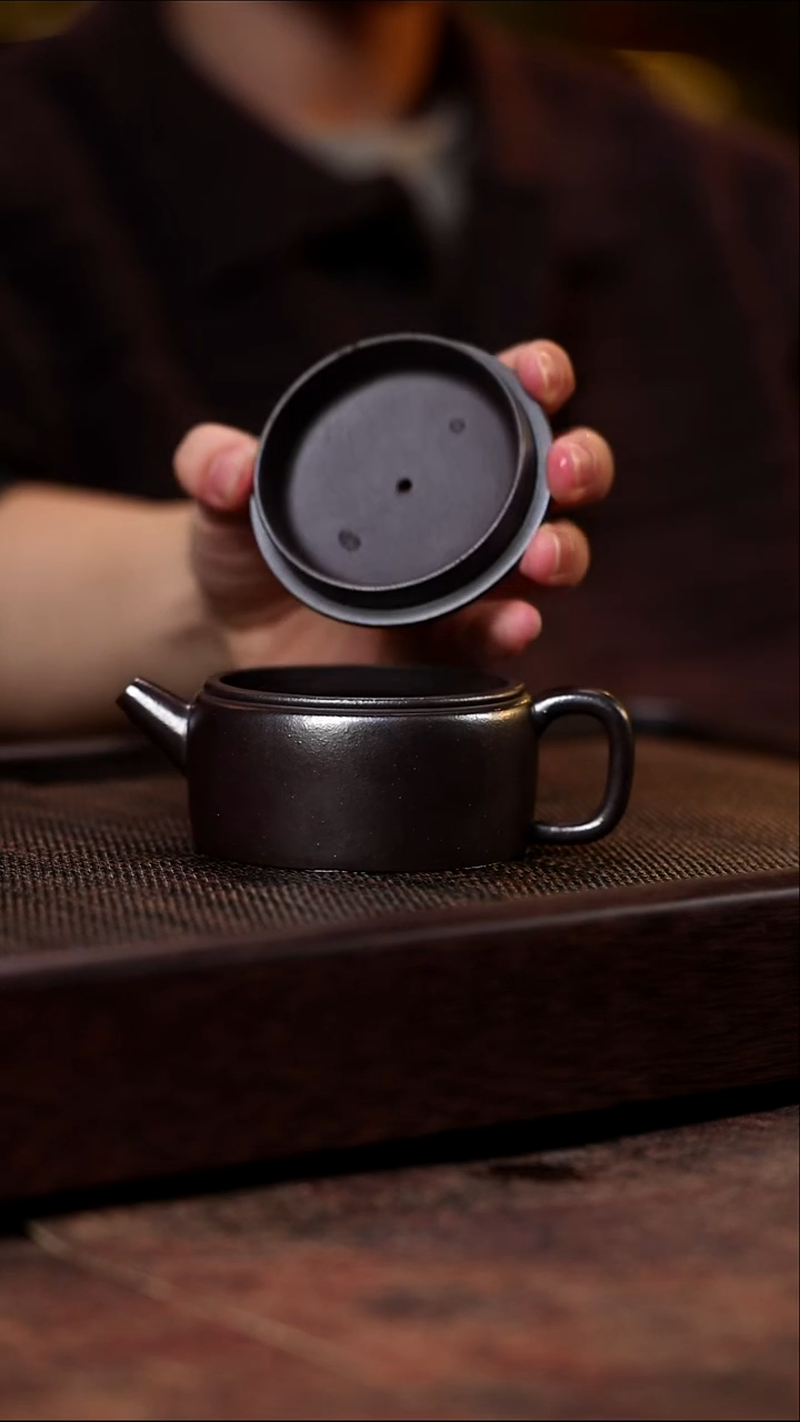 宜兴紫砂石黄汉瓦