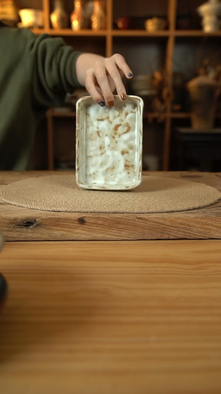 粉影系列的长方折边长碟1个