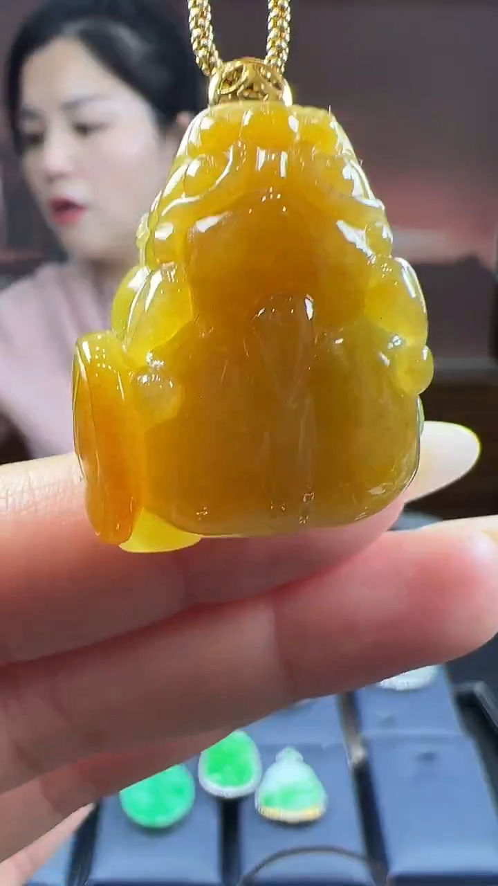 18K金镶嵌挂件翡翠貔貅 不含链