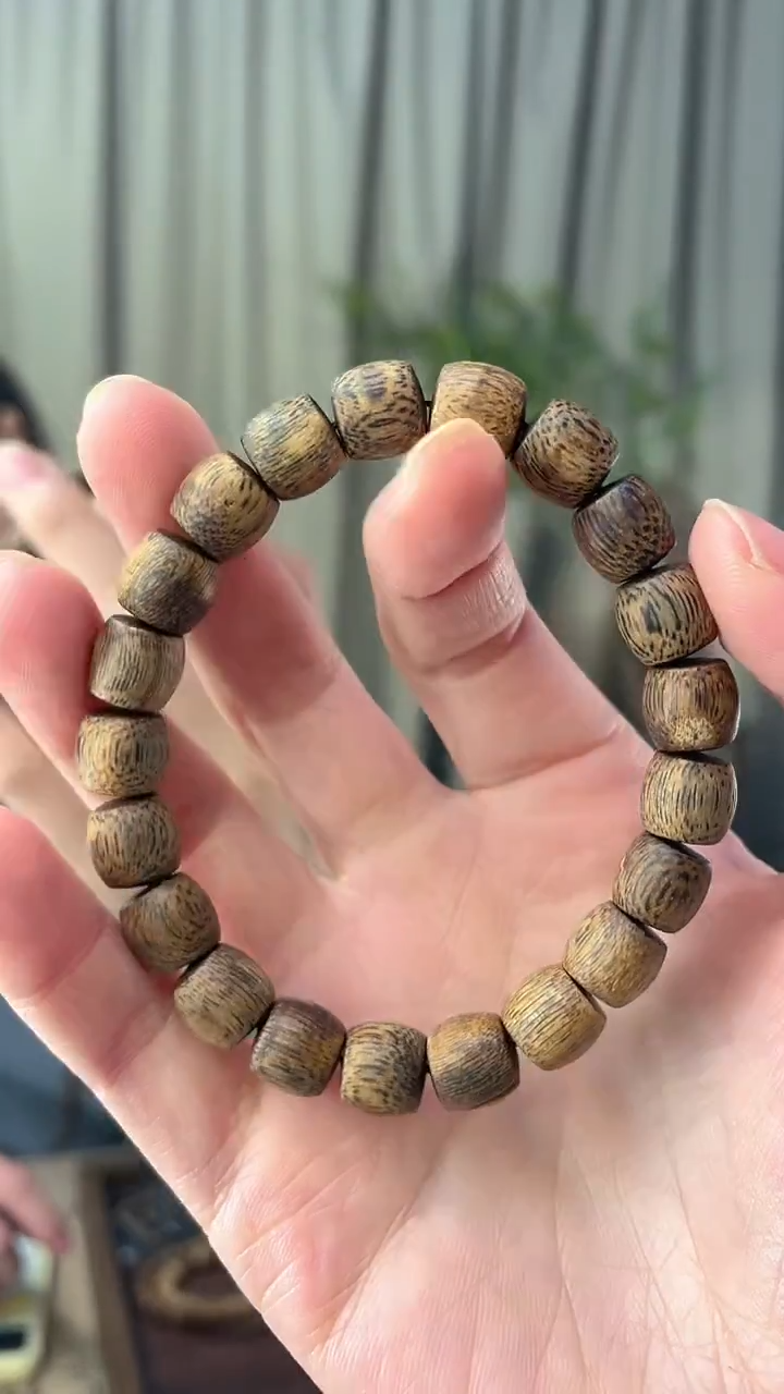 沉香手串天然沉香，假一赔四，多样性发其一