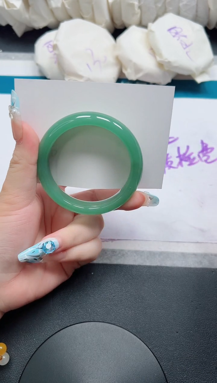 石英质玉手镯未镶嵌46-53.5