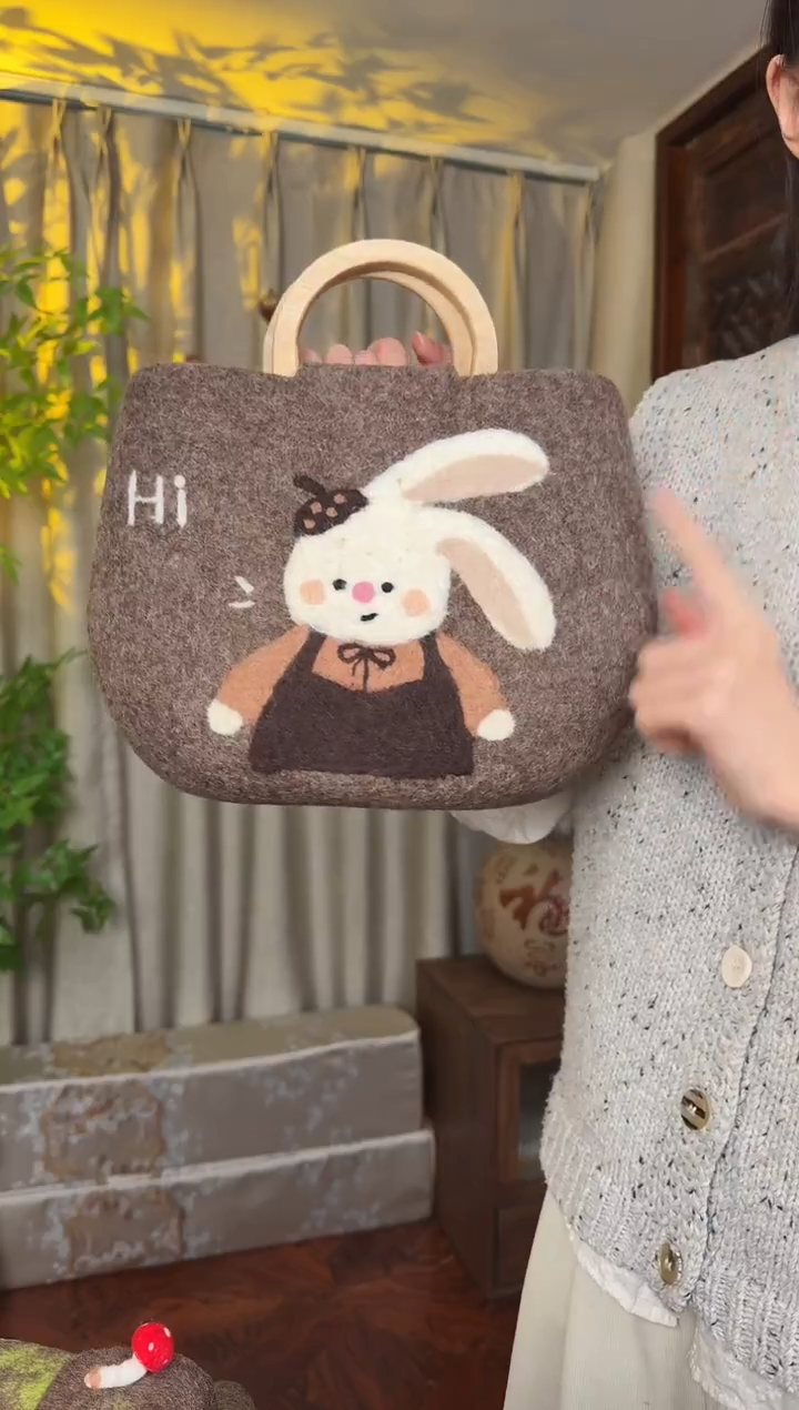 羊毛非遗羊毛毡包 D木中圆包Hi兔