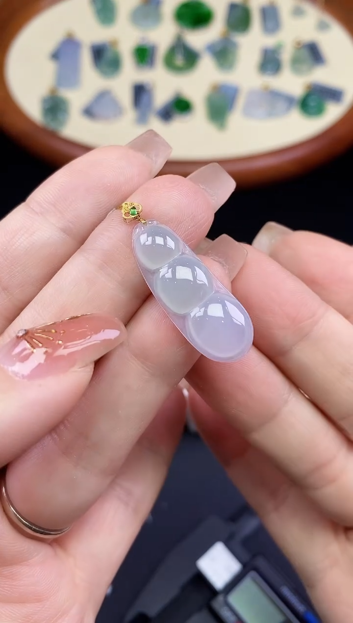 吊坠(不含链)18K金镶嵌翡翠豆子18K金扣镶嵌@@CMT