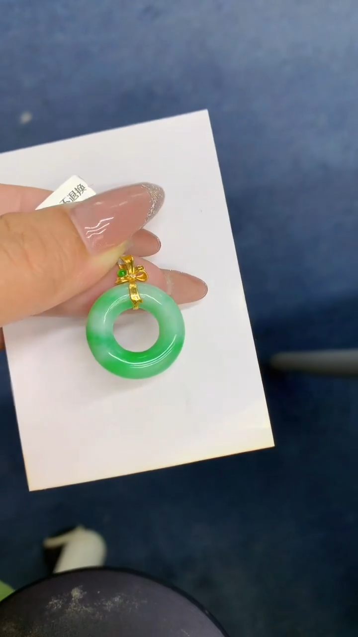 颈饰18K金镶嵌翡翠1