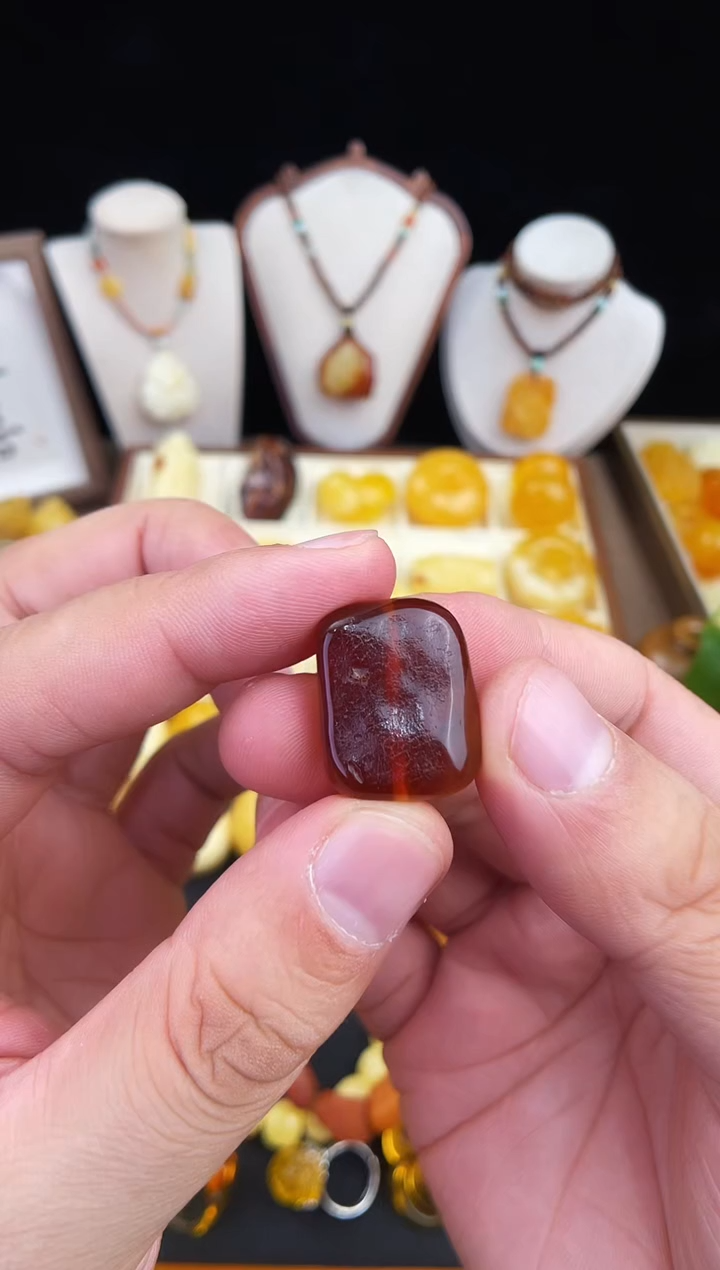 琥珀未镶嵌珠宝奇石柒月