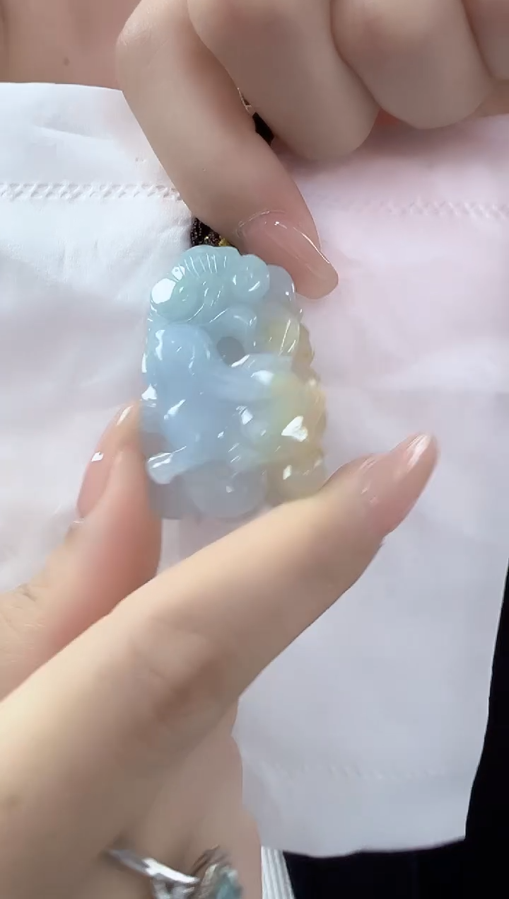 翡翠未镶嵌颈饰孤品兔子