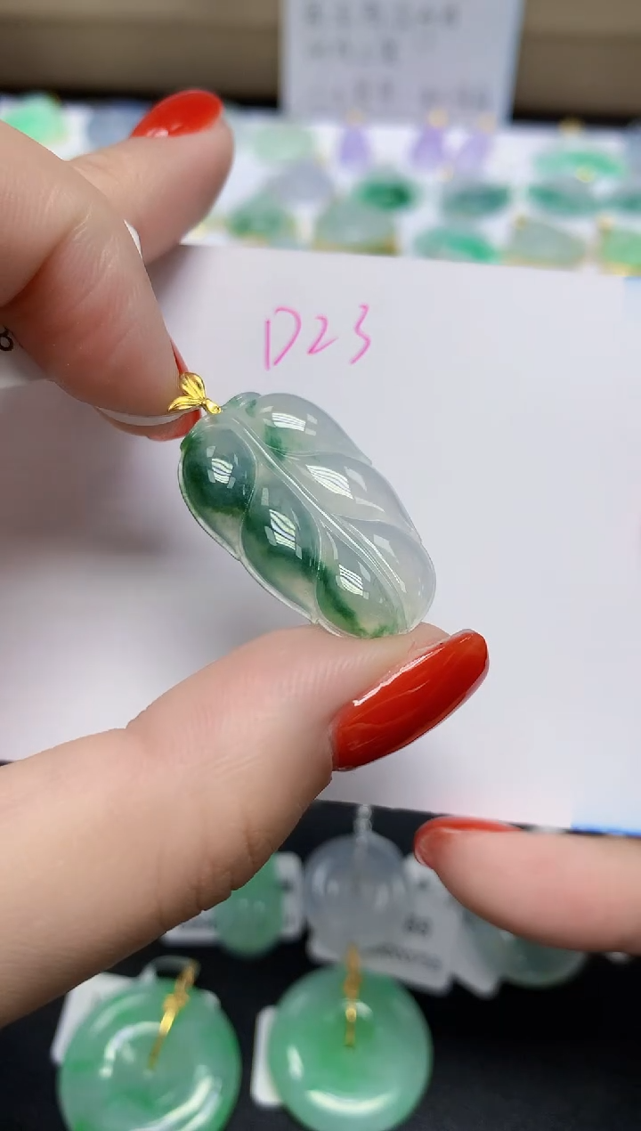 颈饰18K金镶嵌翡翠天然缅甸翡翠A货翡翠百元以上9元证书费自理