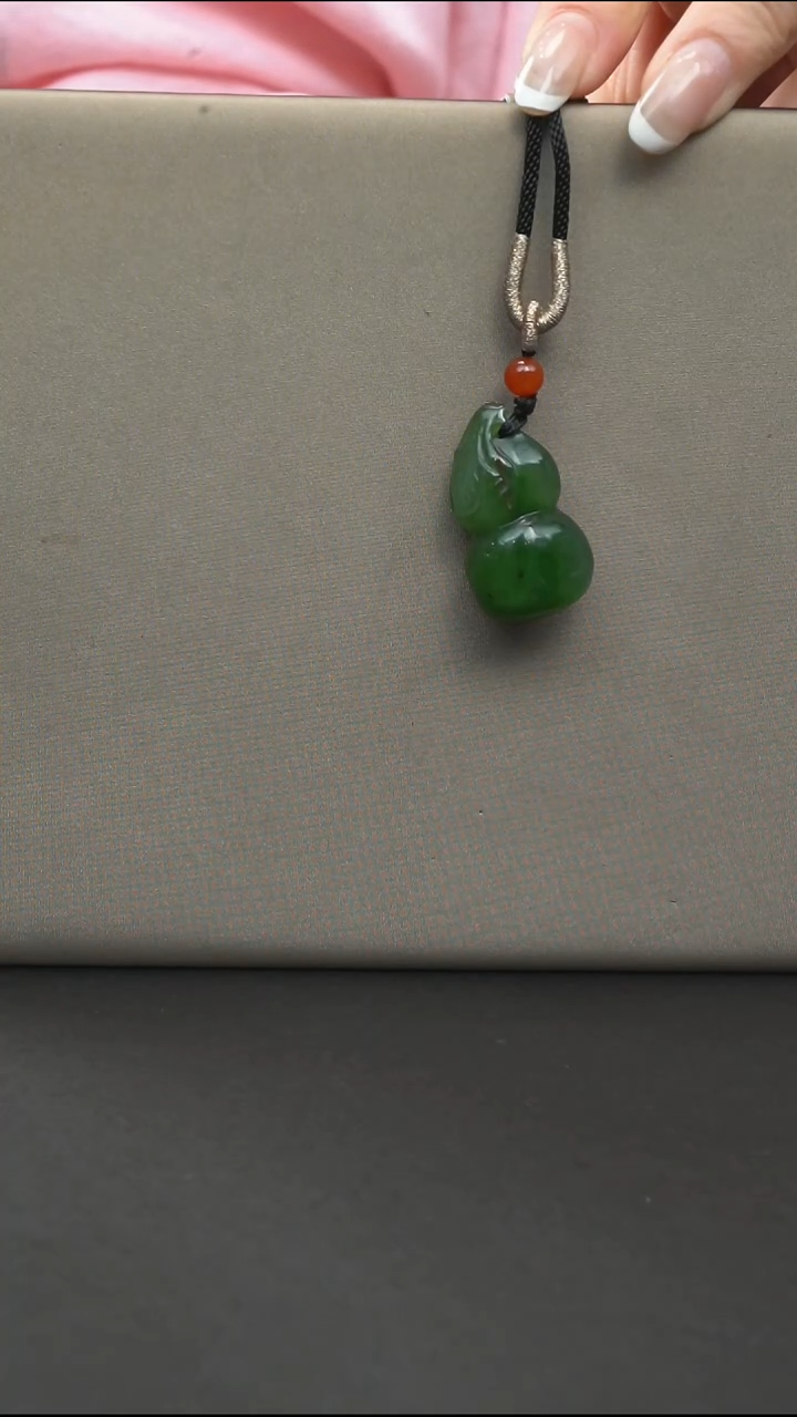 和田玉未镶嵌颈饰和田玉 未镶嵌 颈饰