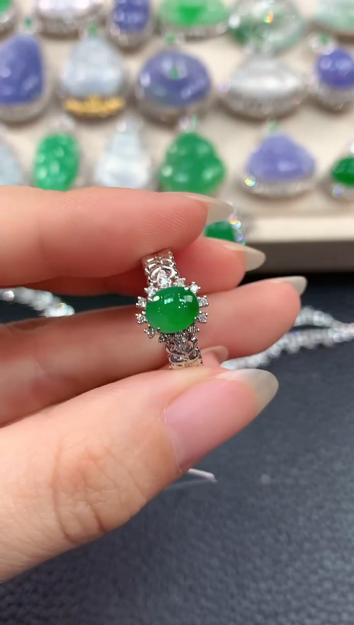 【闪购商品】翡翠戒指18K金镶嵌D74   