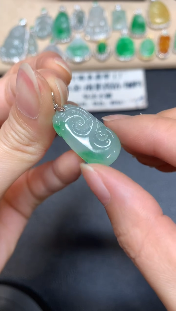 【闪购商品】翡翠颈饰18K金镶嵌如意【无服务费