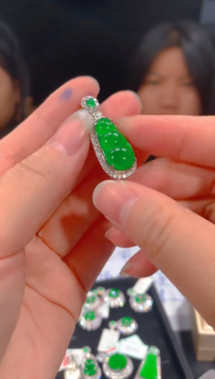 【闪购商品】定制翡翠未镶嵌36定制翡翠，多样性发货（发其一）