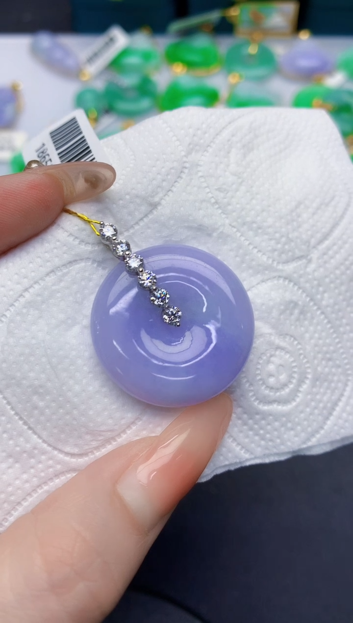 颈饰18K金镶嵌翡翠缅甸天然翡翠A货