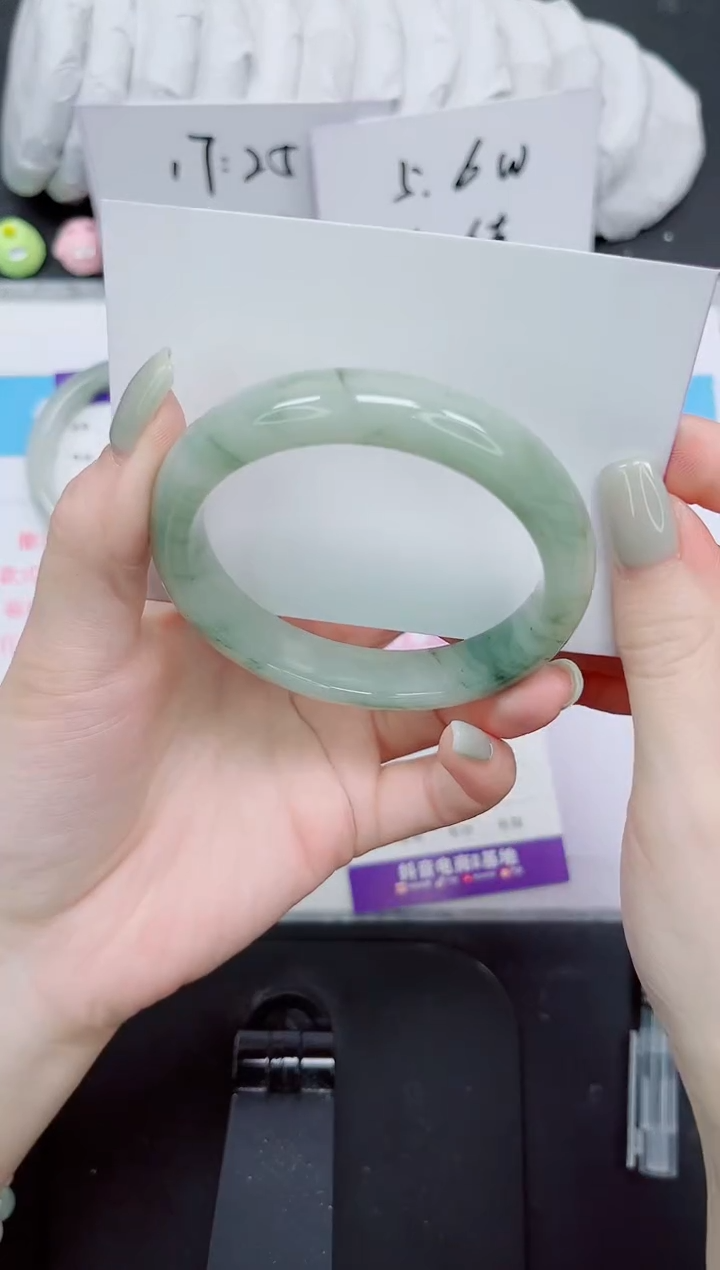 石英质玉未镶嵌手镯316
