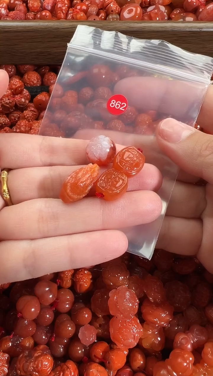 颈饰未镶嵌南红玛瑙1