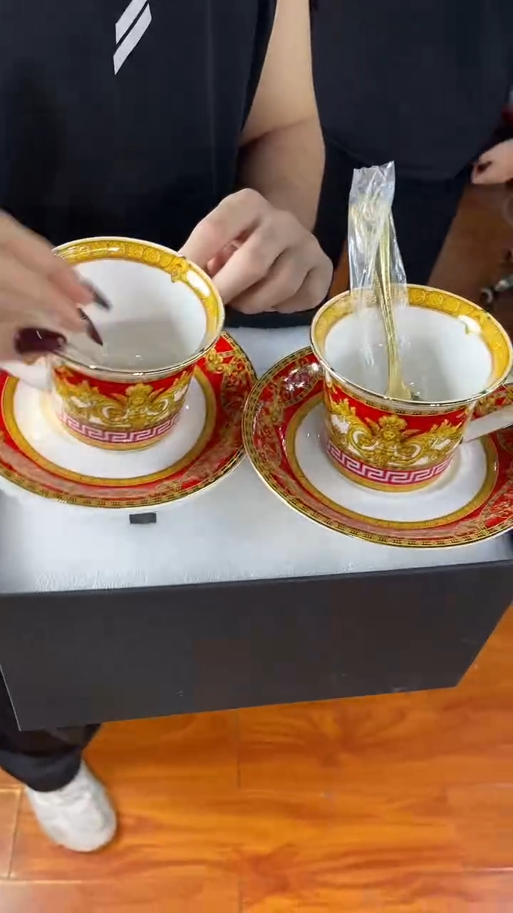 杯鸿辉家品牌瓷器，京东包邮！