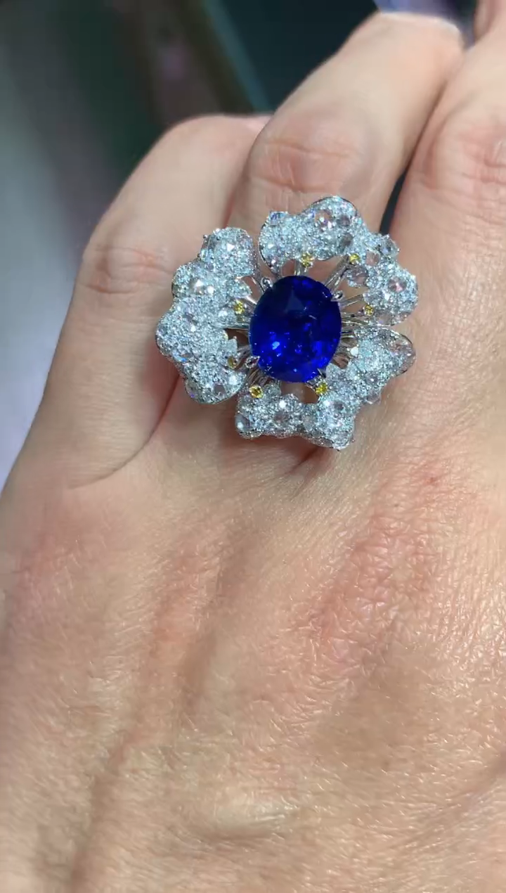 【闪购商品】蓝宝石戒指18K金镶嵌5.5CT