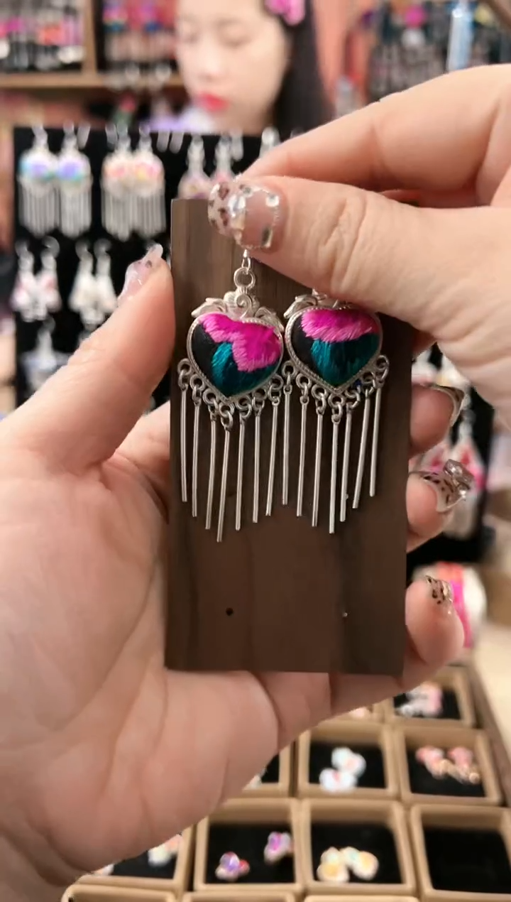 【闪购商品】织绣民族风老绣饰品344